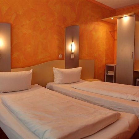 Luxor Hotel Франкфурт на Майн Екстериор снимка
