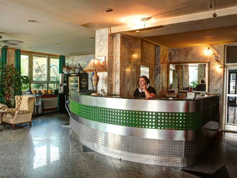 Luxor Hotel Франкфурт на Майн Екстериор снимка