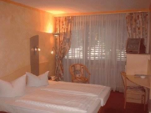 Luxor Hotel Франкфурт на Майн Екстериор снимка